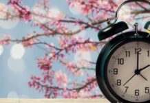 ЄС дав дозвіл країнам не переводити годинники