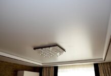 Натяжні стелі у вітальню – просто, стильно та по-сучасному