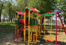 Екскурс з історії по дитячим майданчикам