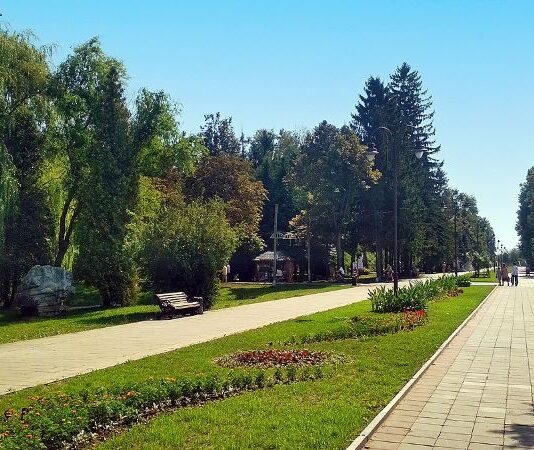 Центральный парк культуры и отдыха им. Леси Украинки: история создания и современность